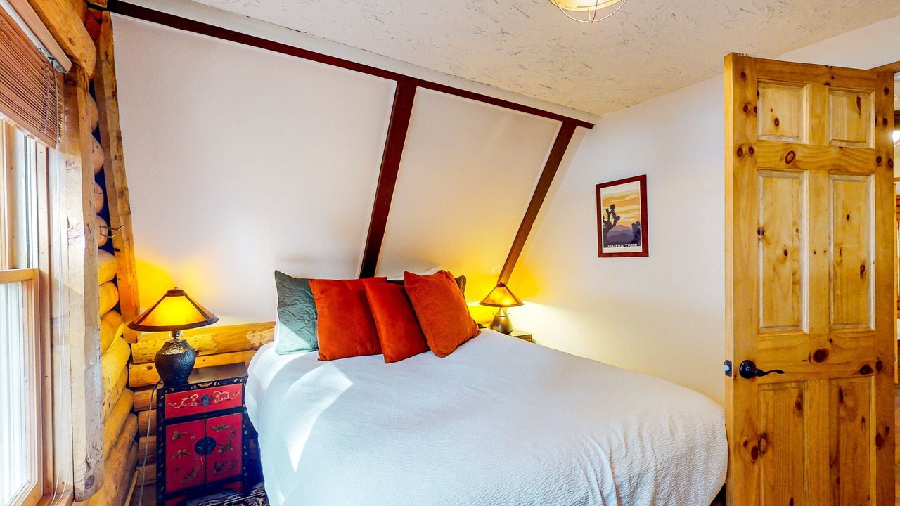 Photo of Bedroom in Pine Cove