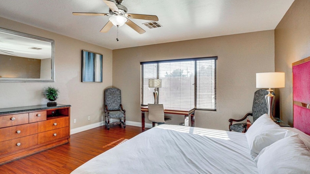 Photo of Bedroom in Sunrise Manor