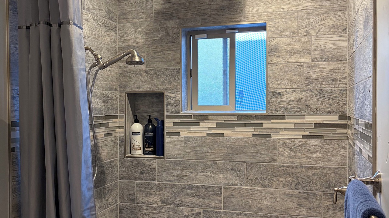 Photo of Bathroom in Sunridge Estates