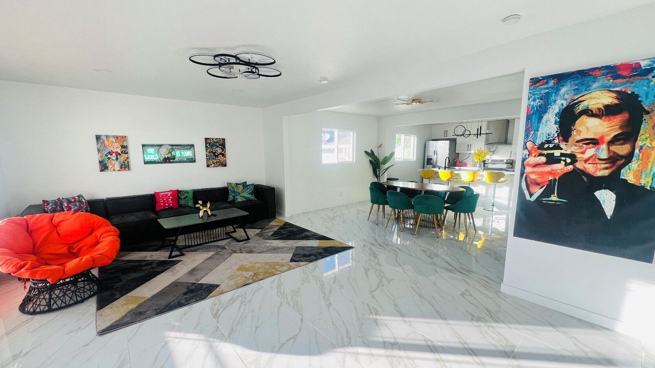 Photo of Livingroom in Townsite