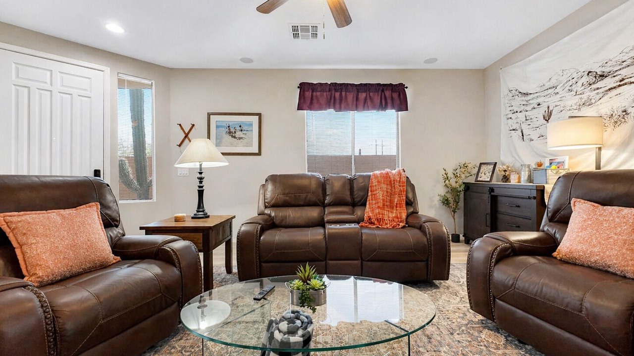 Photo of Livingroom in Gold Canyon