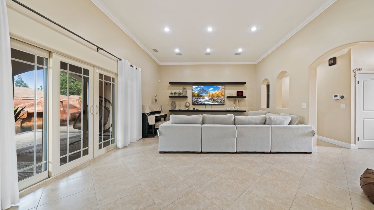 Photo of Livingroom in Walnut Valley