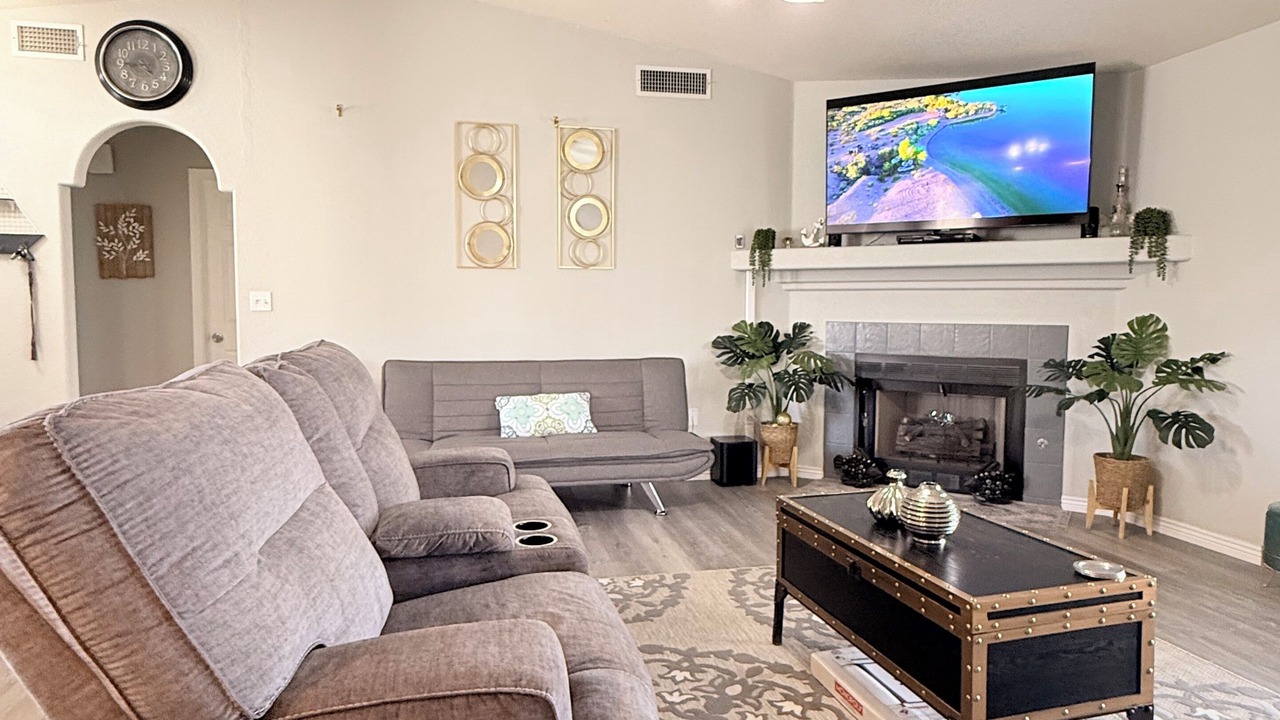 Photo of Livingroom in Sunridge Estates
