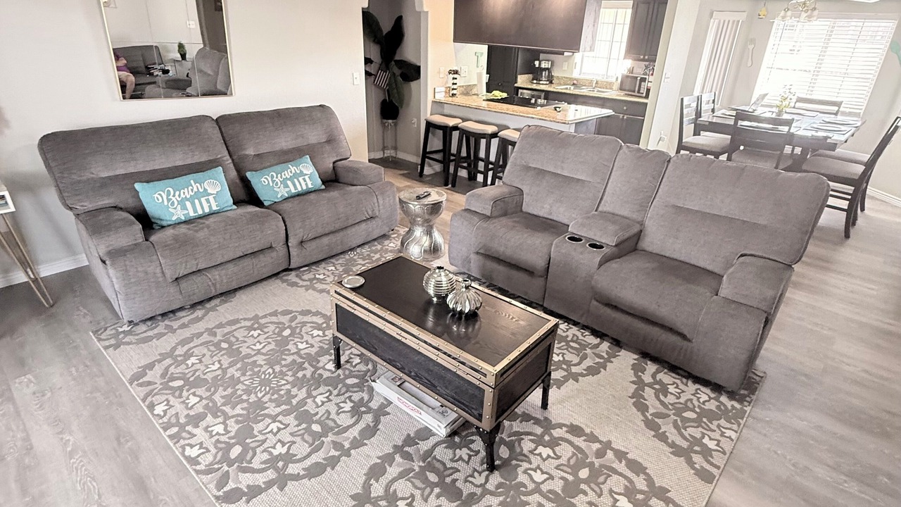 Photo of Livingroom in Sunridge Estates