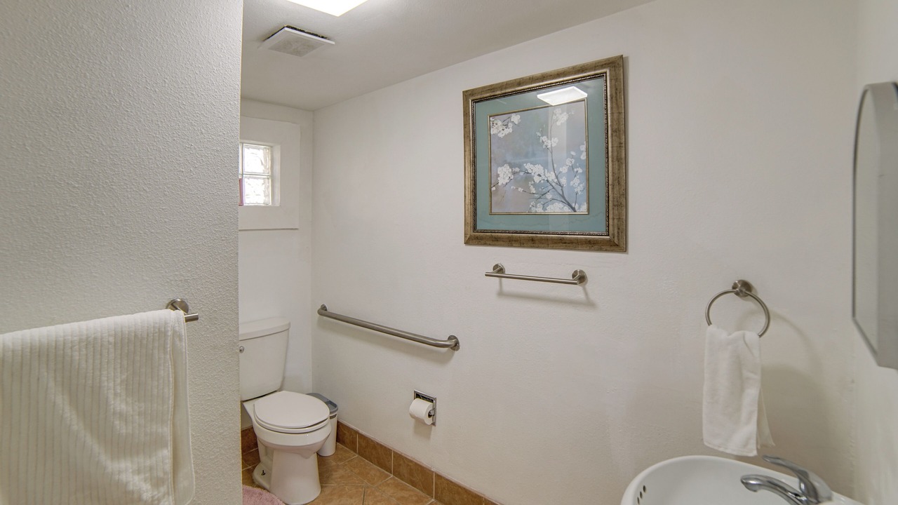 Photo of Bathroom in Lakeport