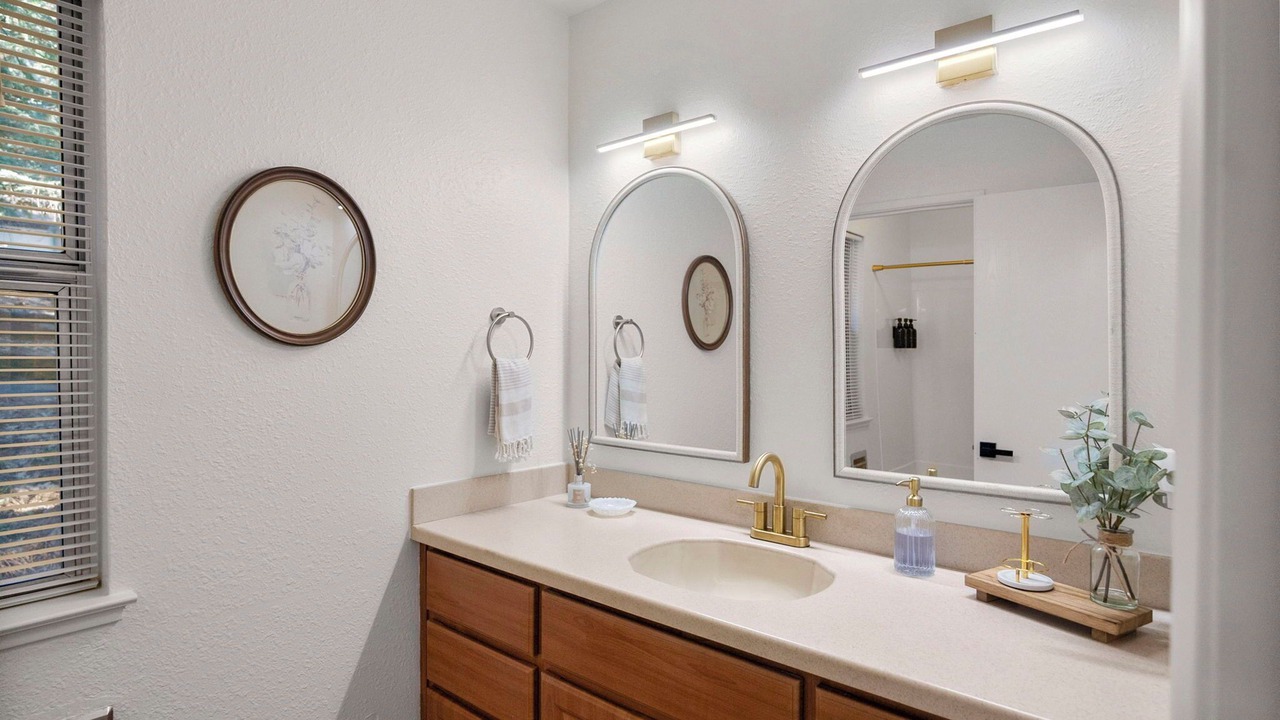 Photo of Bathroom in Glencoe