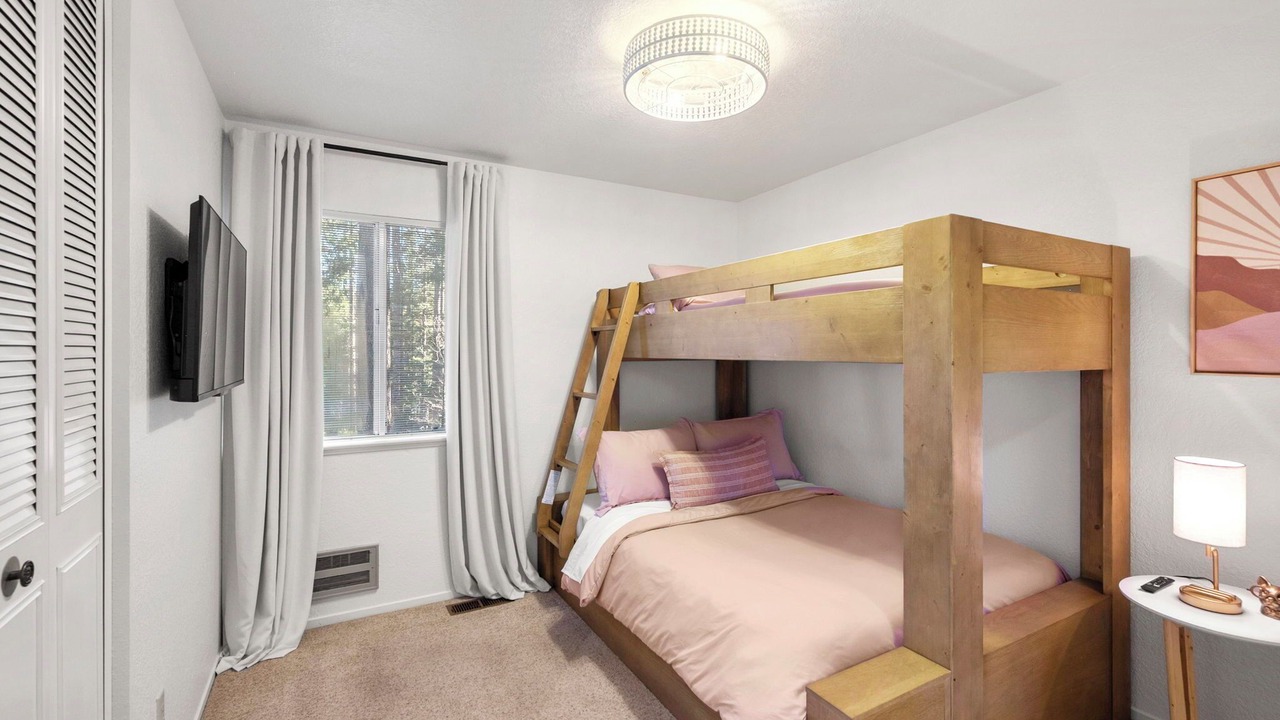 Photo of Bedroom in Glencoe