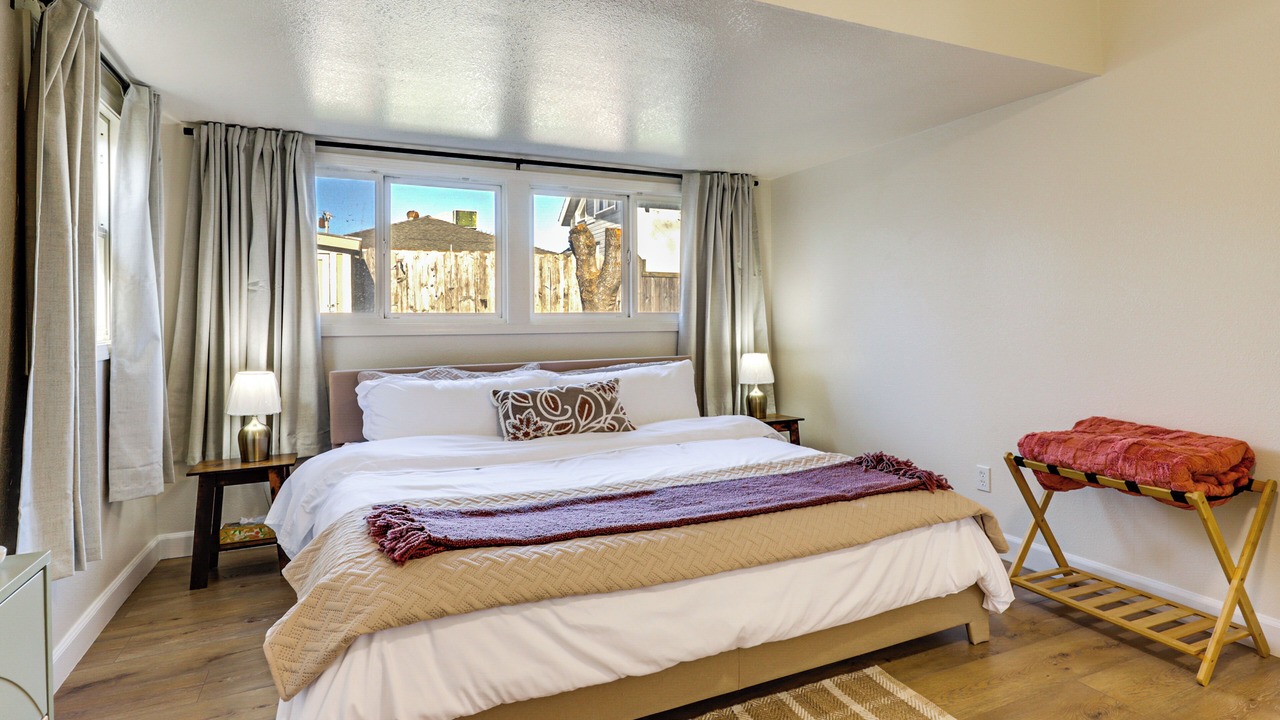 Photo of Bedroom in Lakeport