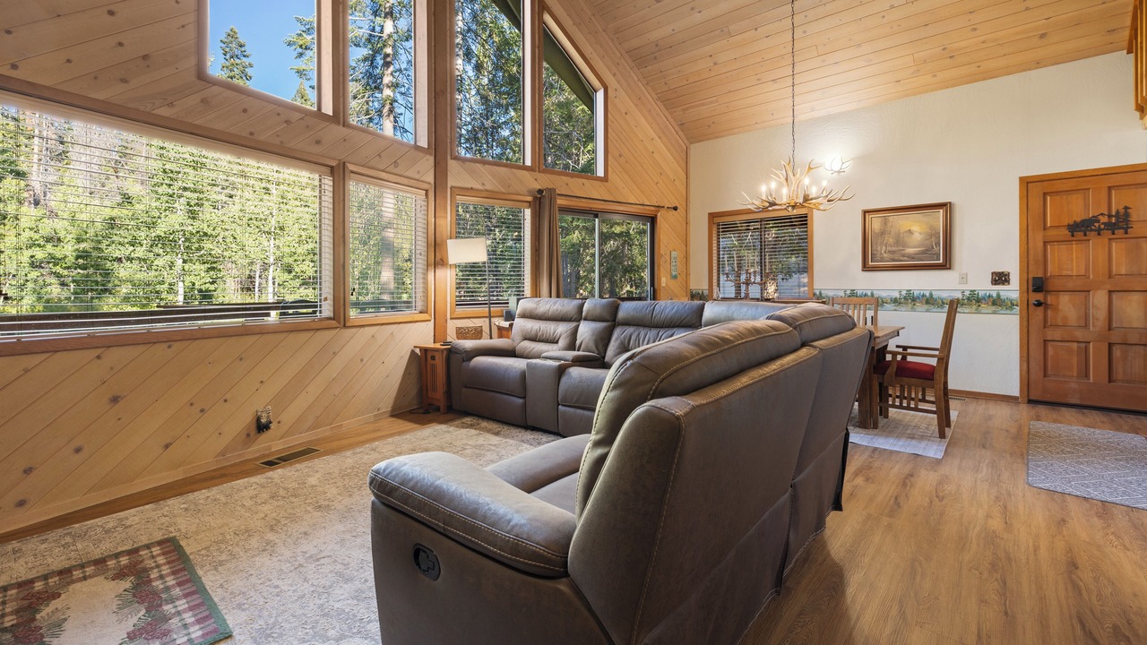 Photo of Livingroom in Ponderosa