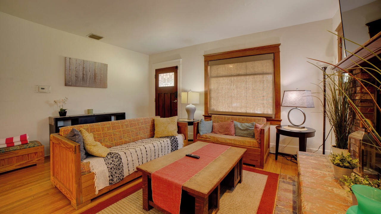 Photo of Livingroom in Downtown Riverside