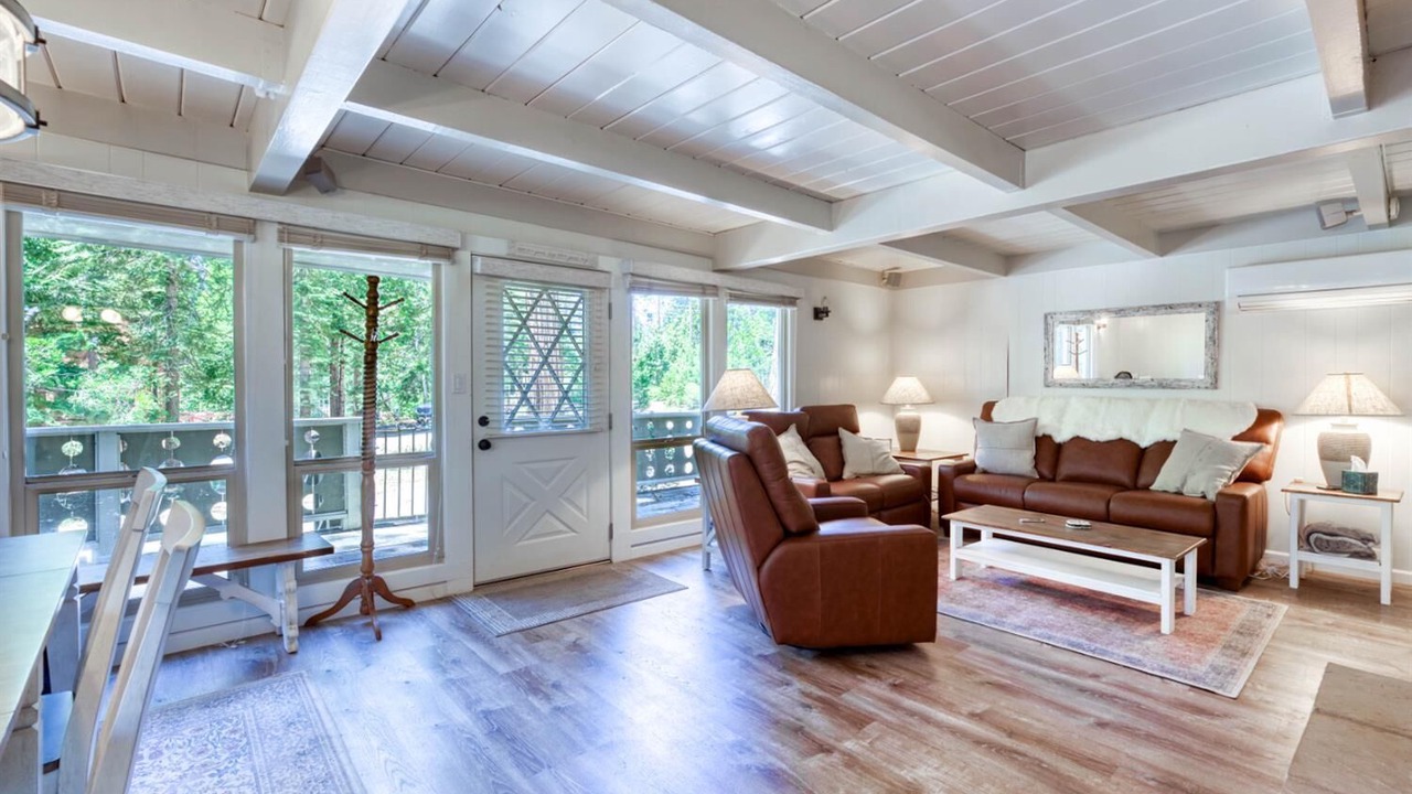 Photo of Livingroom in Sierra Cedars
