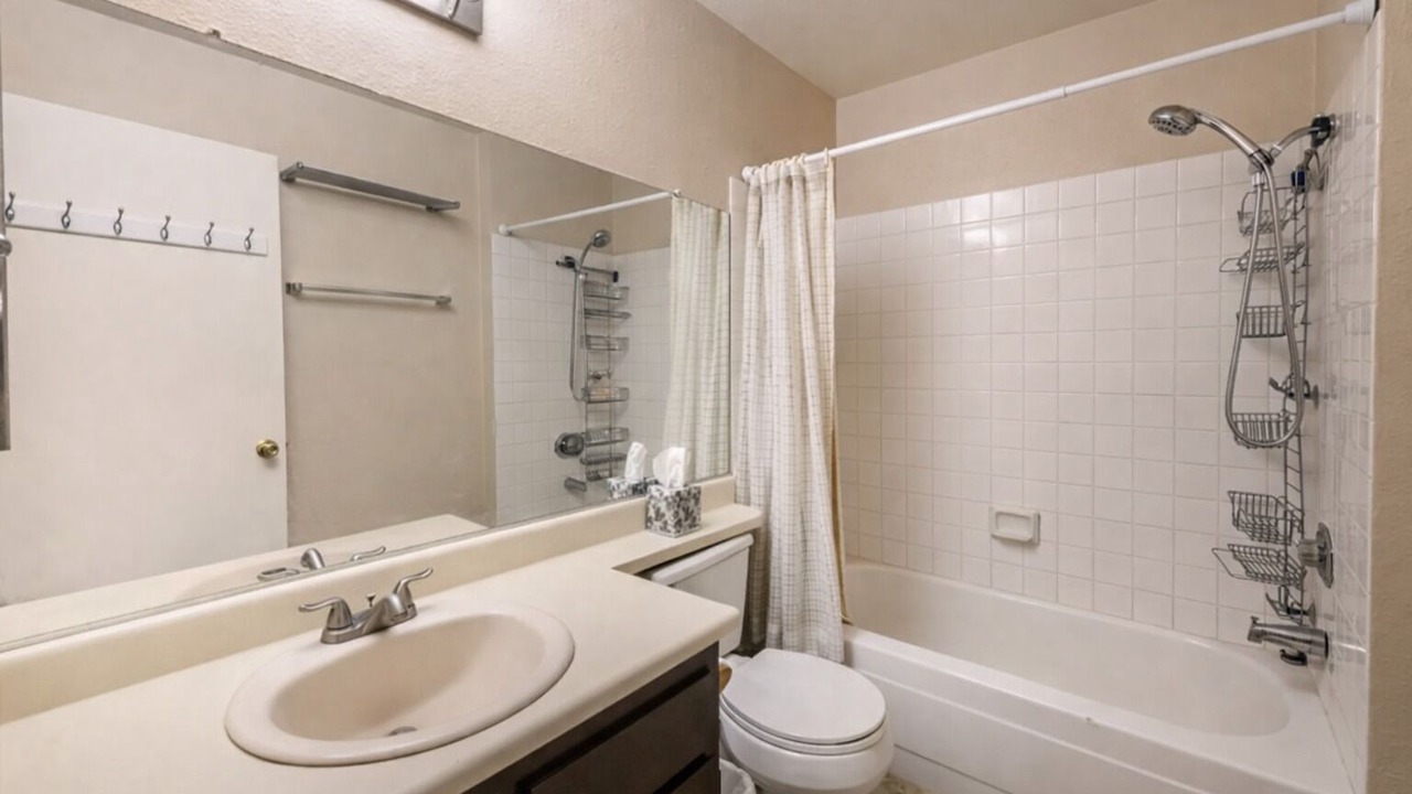 Photo of Bathroom in Chinatown