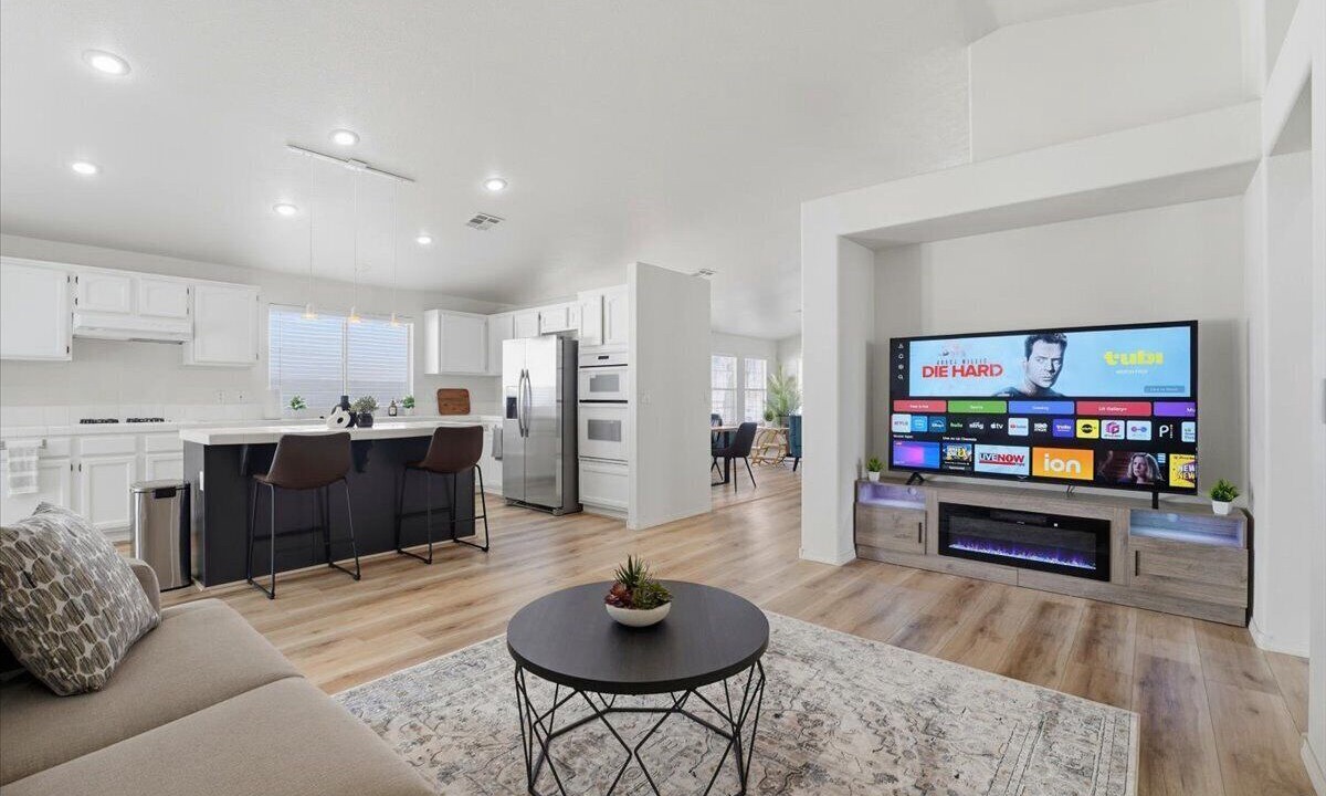 Photo of Livingroom in Regency Hills