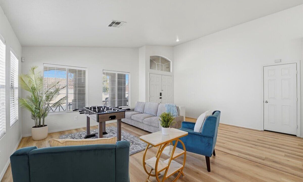 Photo of Livingroom in Regency Hills
