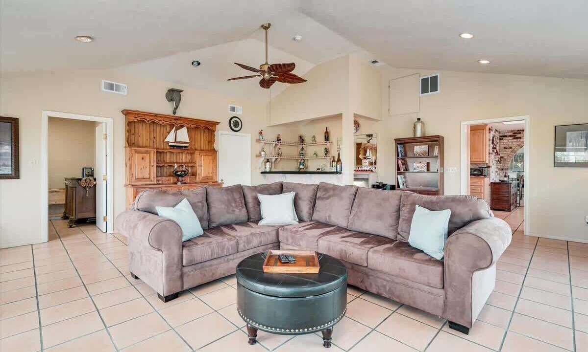 Photo of Bedroom in Geyserville