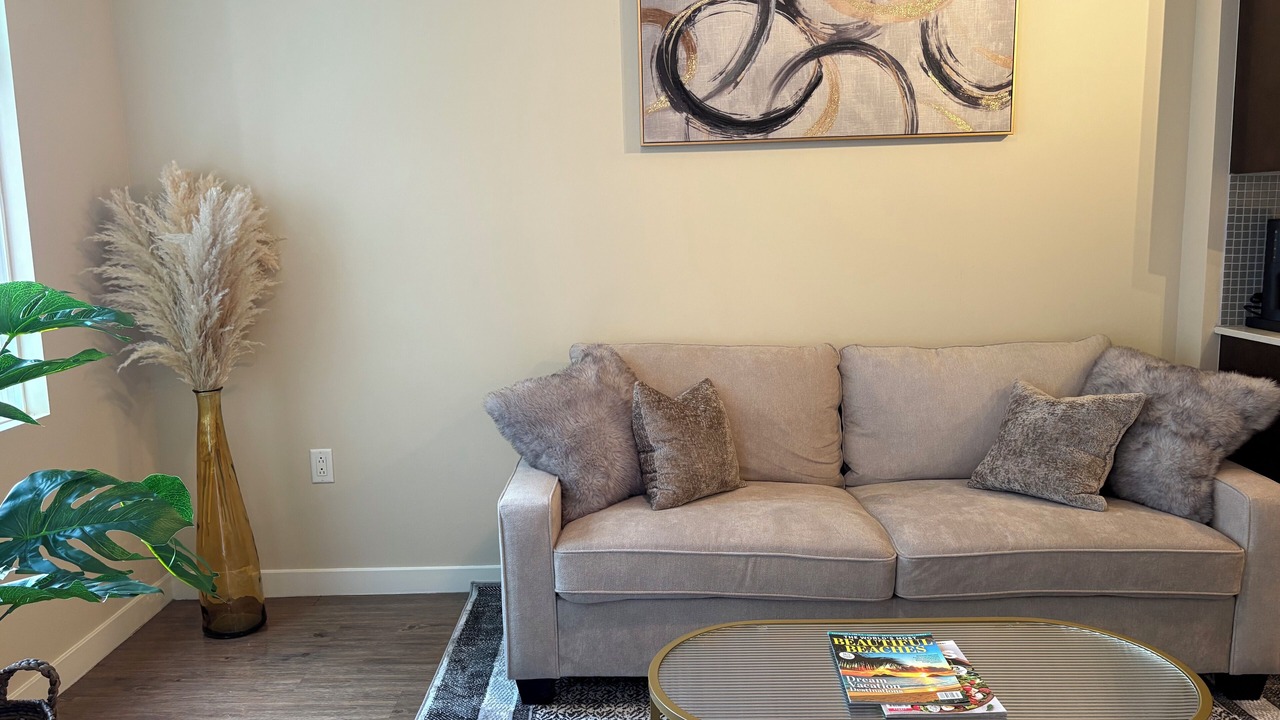 Photo of Livingroom in Mid-Wilshire