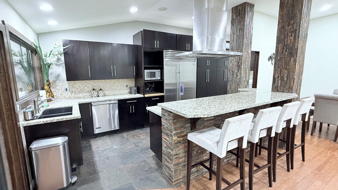 Photo of Kitchen in Woodland Hills