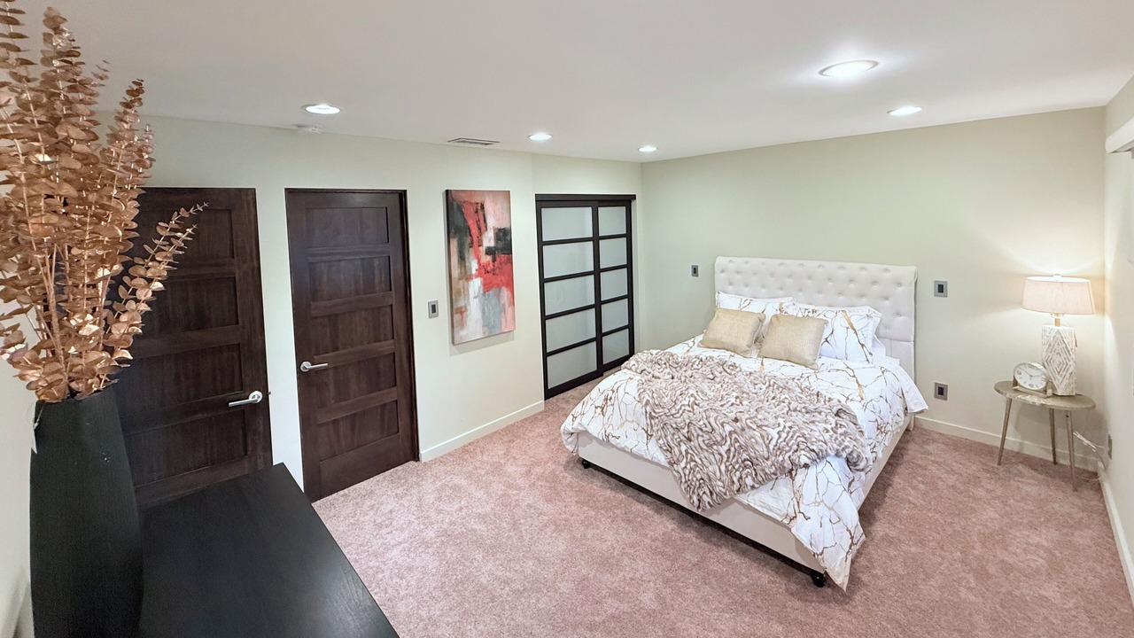Photo of Bedroom in Woodland Hills