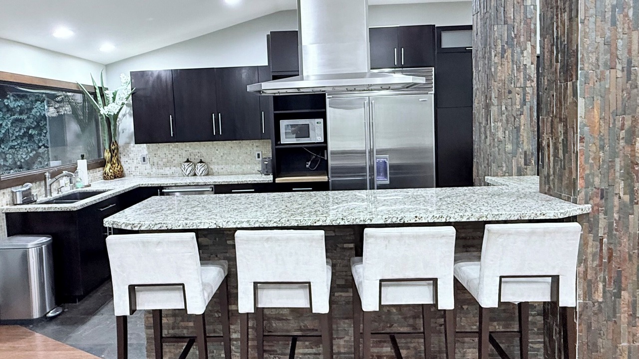 Photo of Kitchen in Woodland Hills