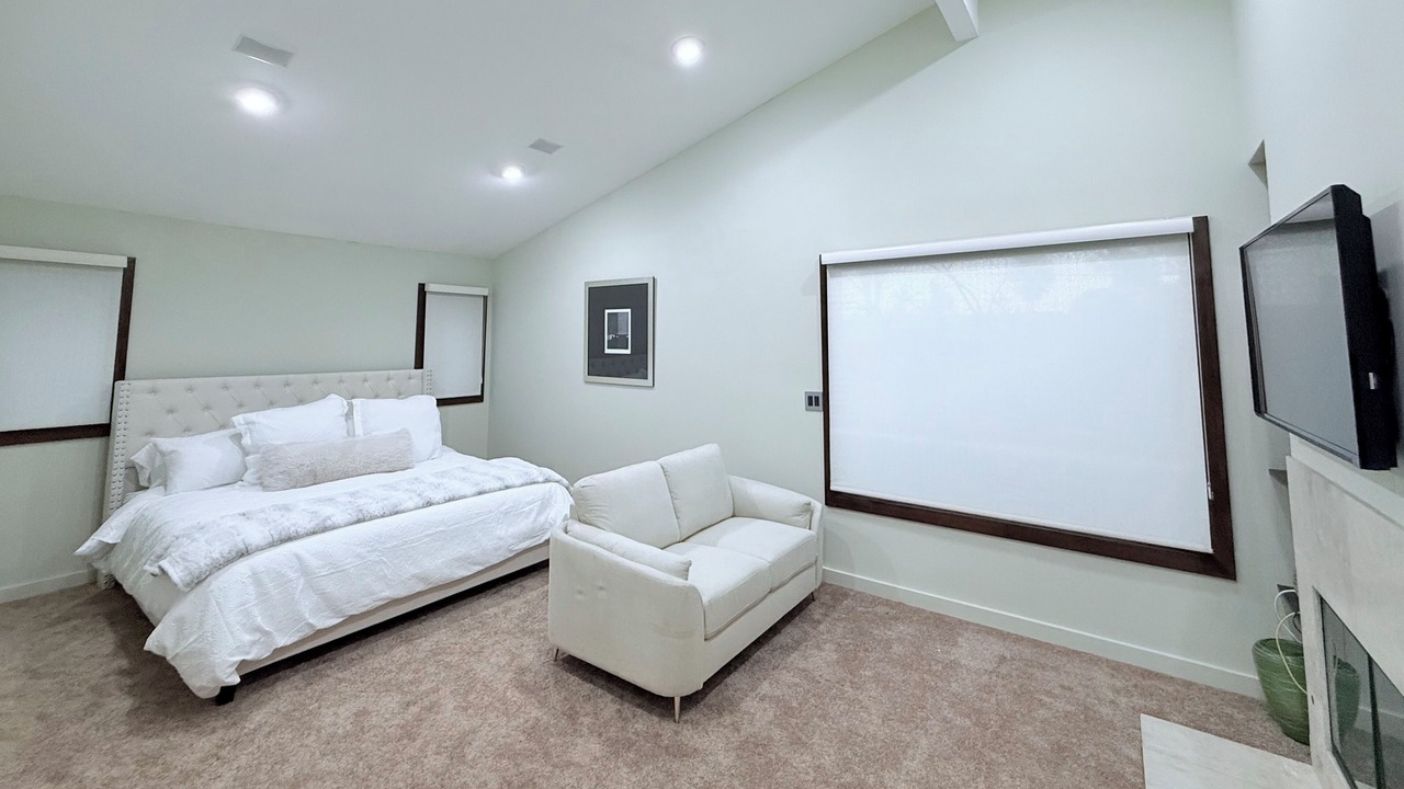 Photo of Bedroom in Woodland Hills