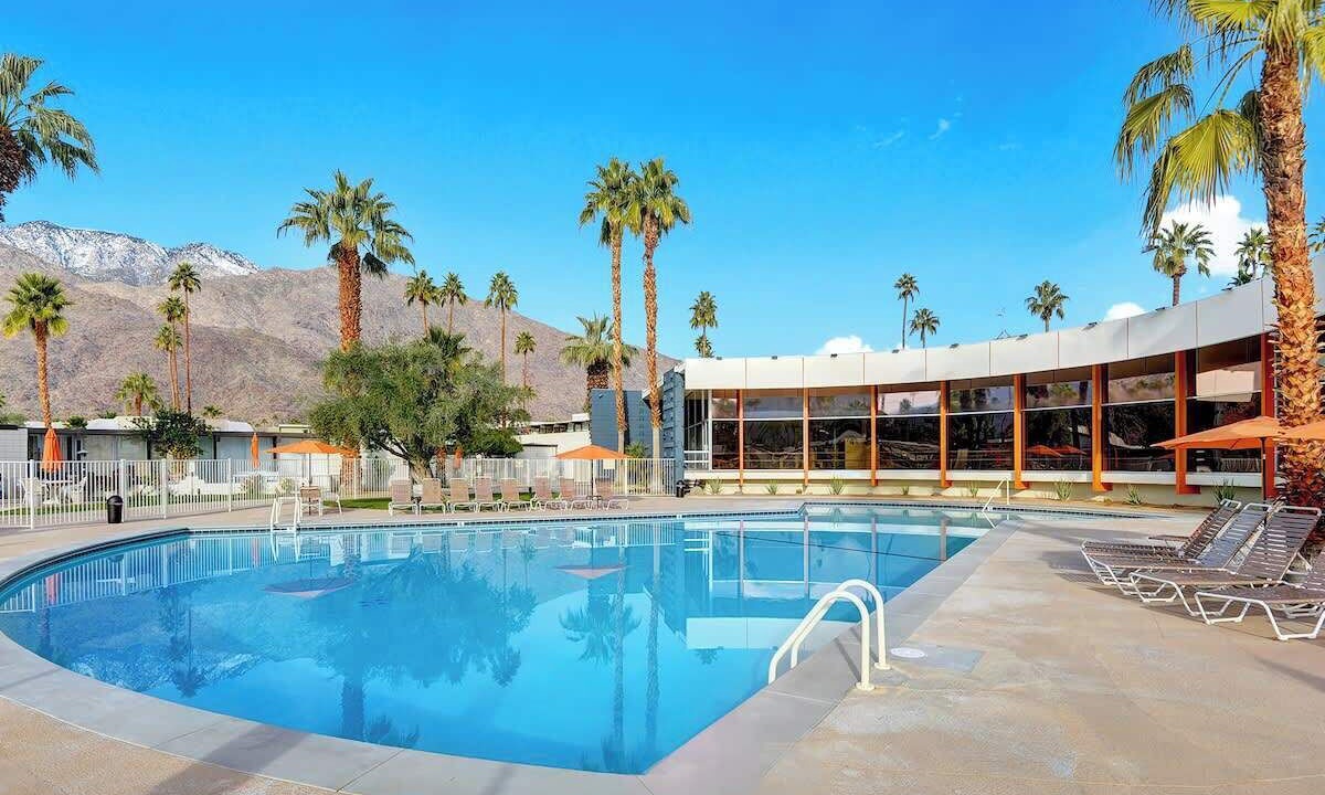 Photo of Others in Twin Palms