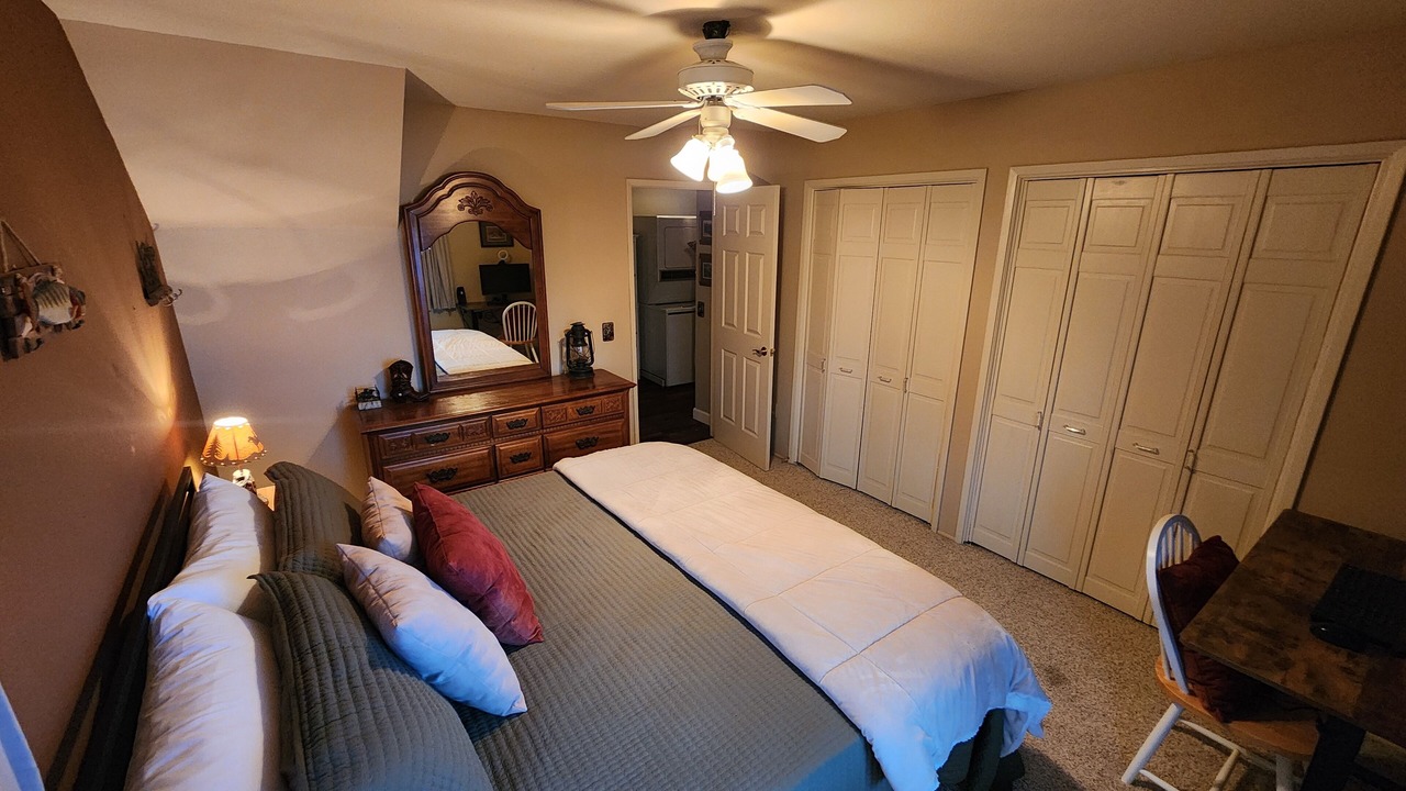 Photo of Bedroom in Crestline