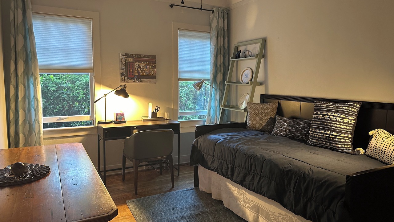 Photo of Bedroom in Mid-Wilshire