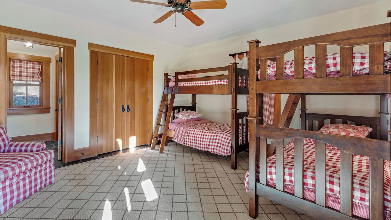 Photo of Bedroom in Yorkville