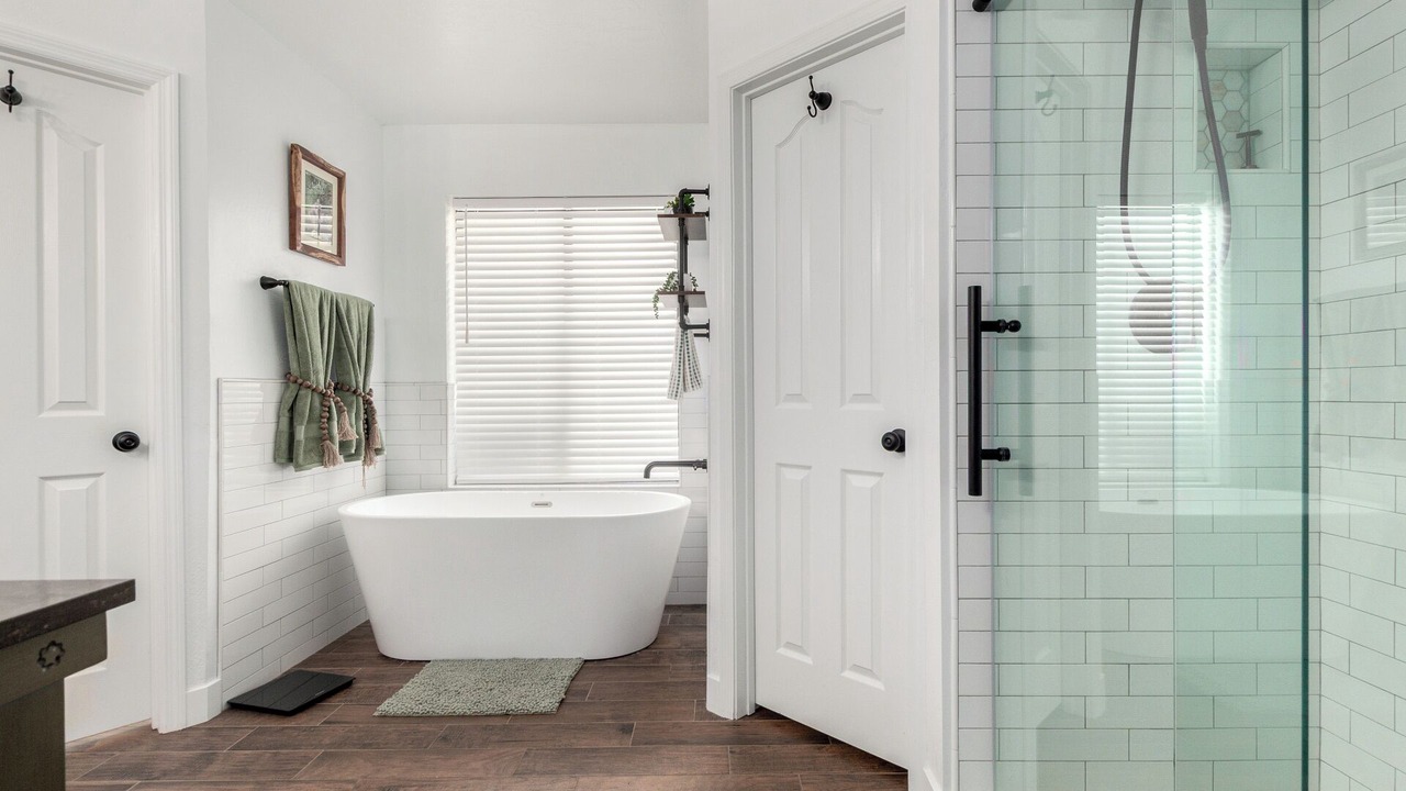 Photo of Bathroom in Val Vista Lakes