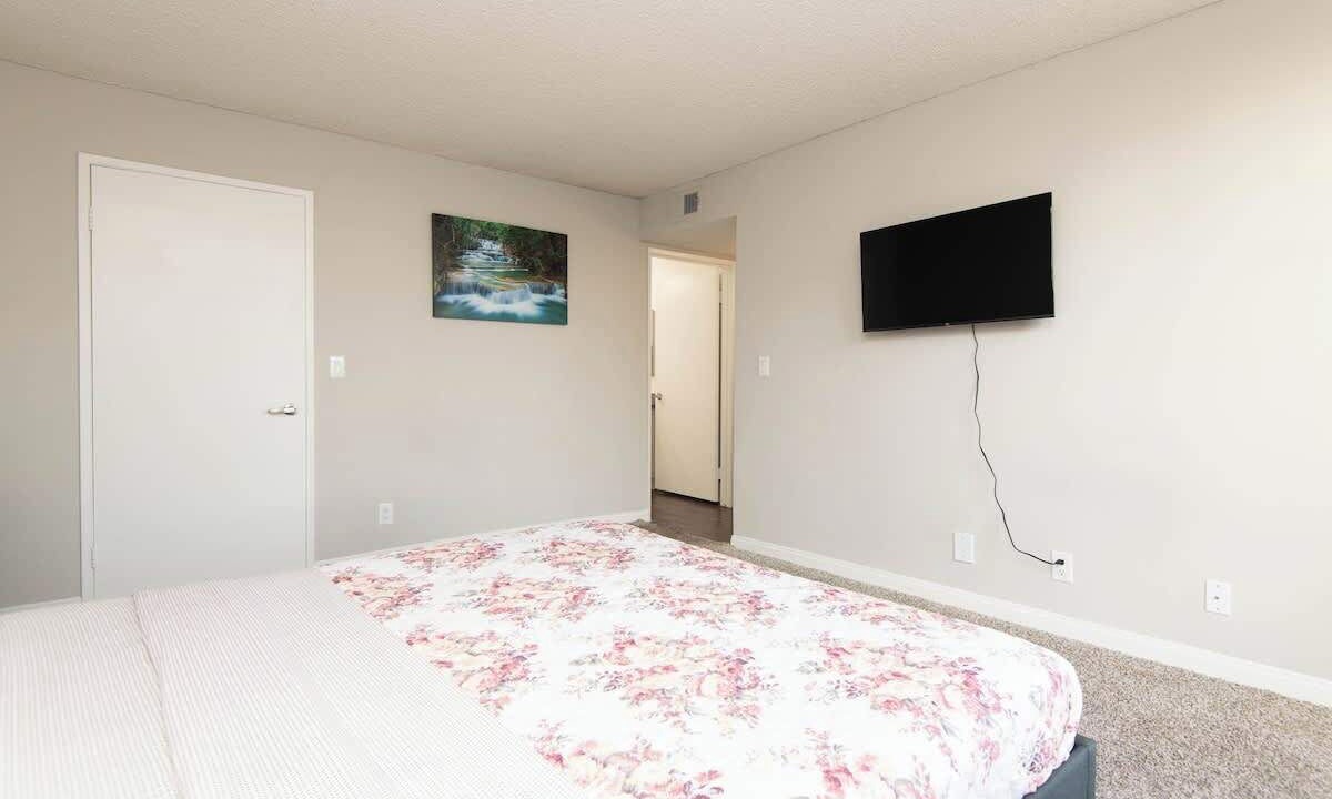 Photo of Bedroom in Hollywood