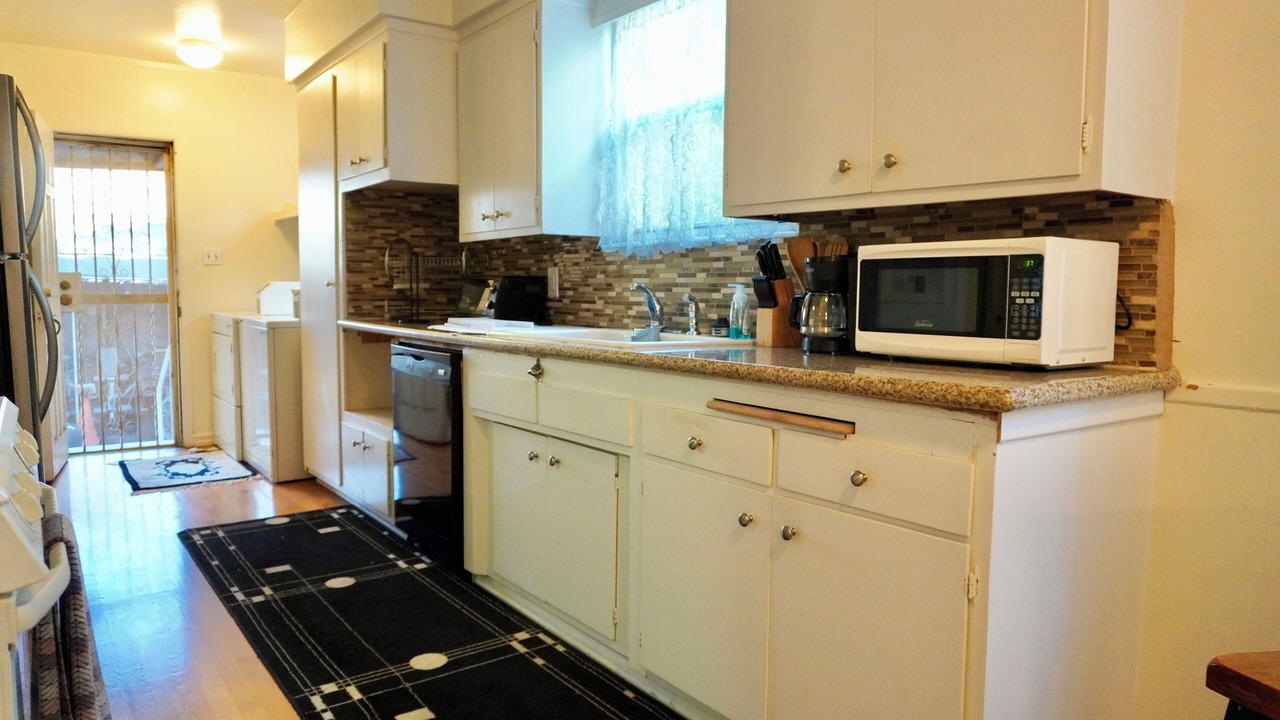 Photo of Kitchen in Mid-Wilshire
