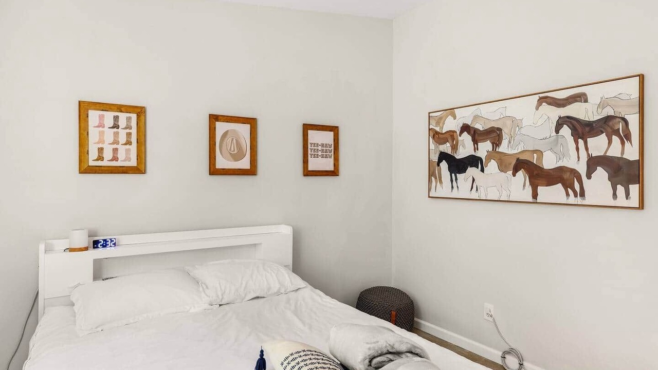 Photo of Bedroom in Cloverdale