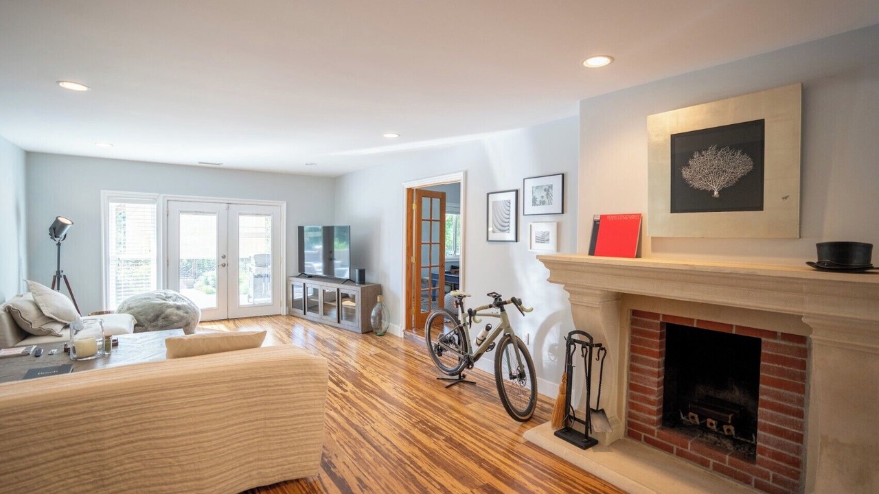 Photo of Livingroom in Calabasas