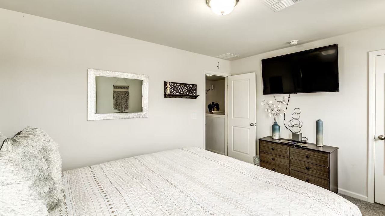 Photo of Bedroom in Holiday Shores