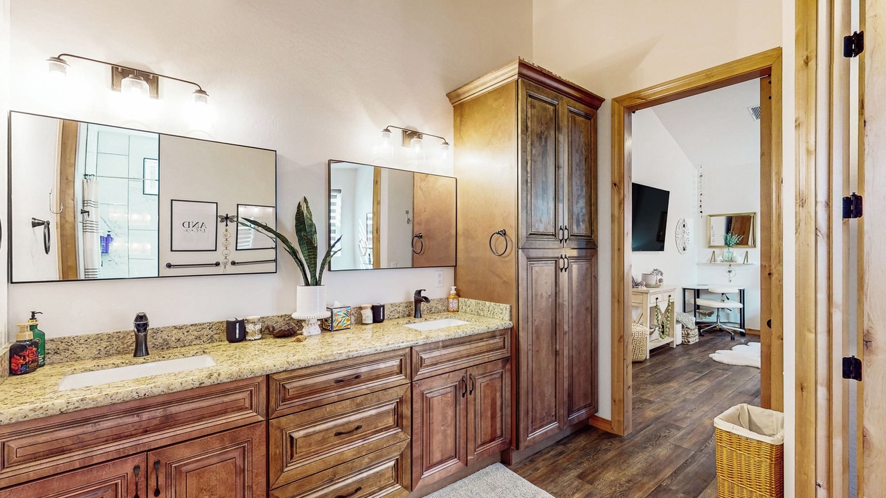 Photo of Bathroom in Strawberry