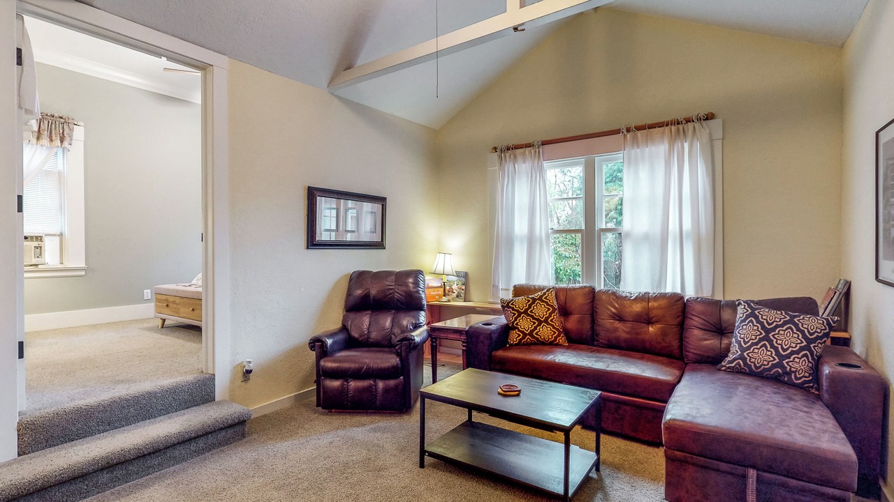 Photo of Livingroom in Lakeport