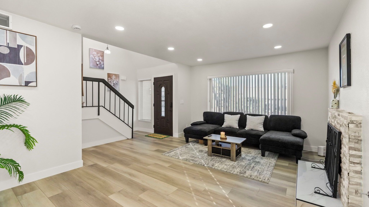 Photo of Livingroom in Spring Valley