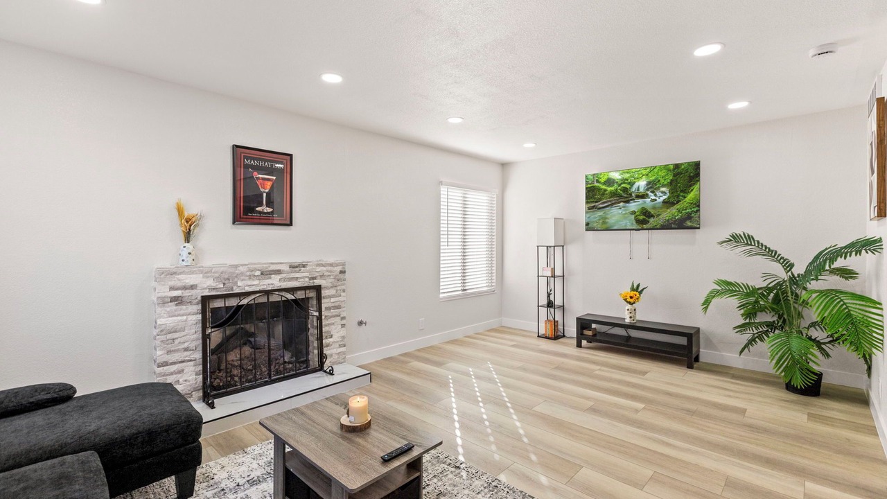 Photo of Livingroom in Spring Valley
