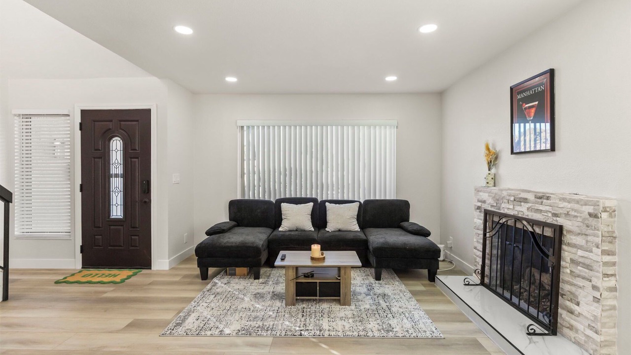 Photo of Livingroom in Spring Valley
