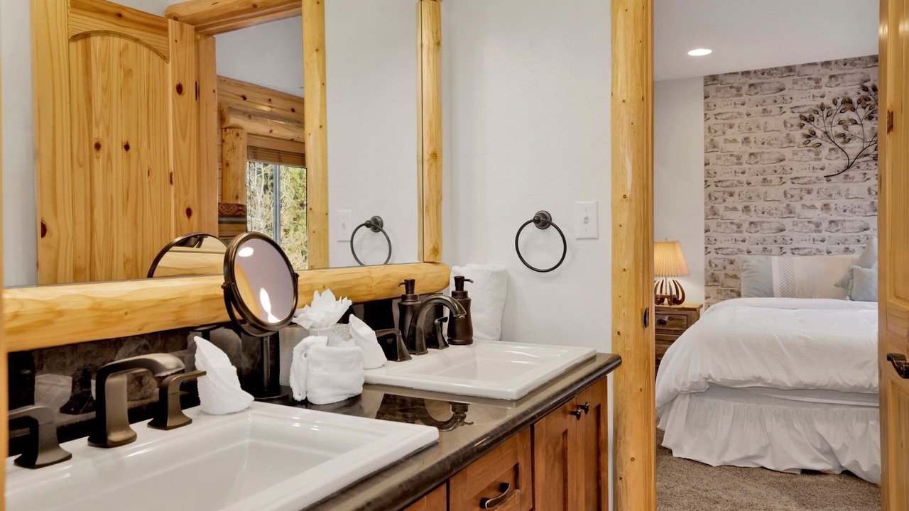 Photo of Bathroom in Castle Glen Estates
