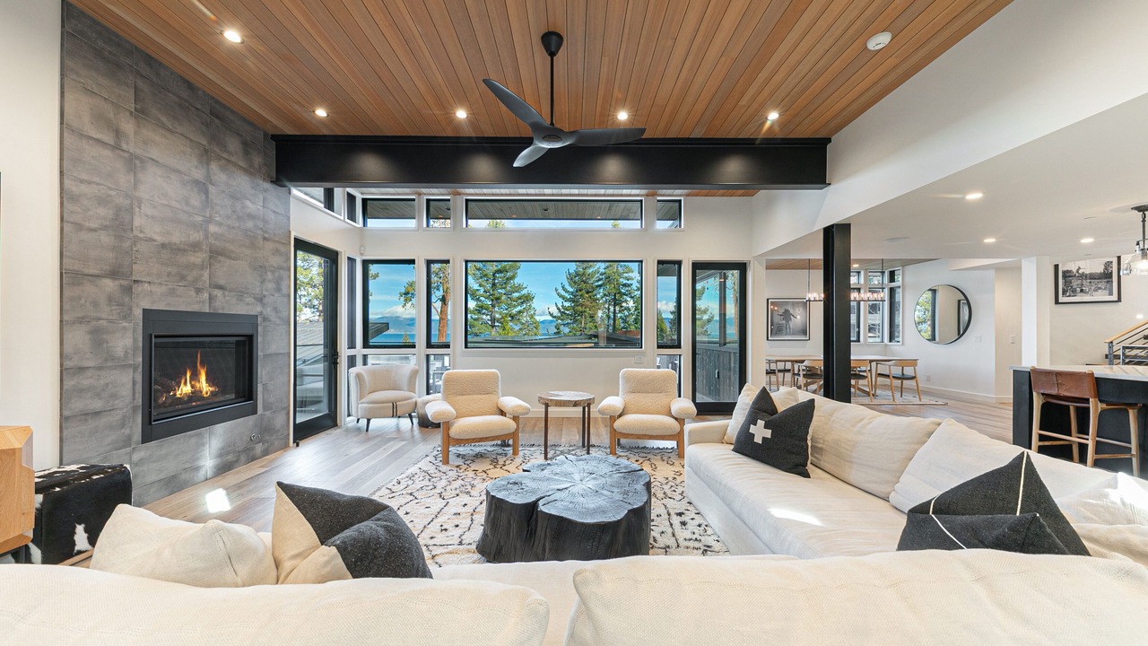Photo of Livingroom in Tahoma