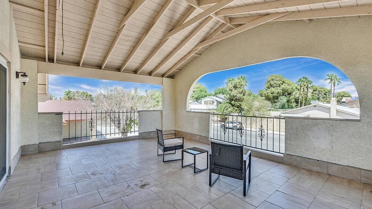 Photo of Patio Balcony in Chinatown