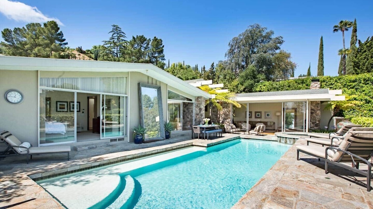 Photo of Others in Hollywood Hills West