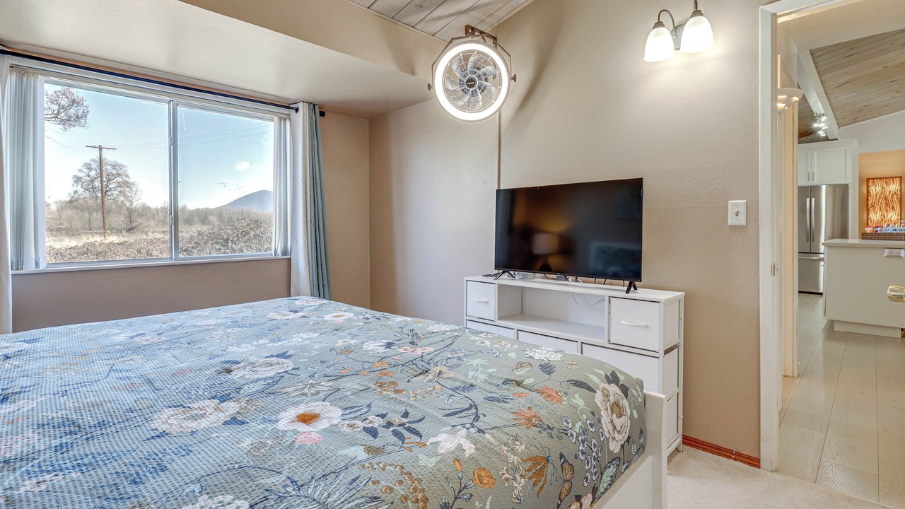 Photo of Bedroom in Lakeport