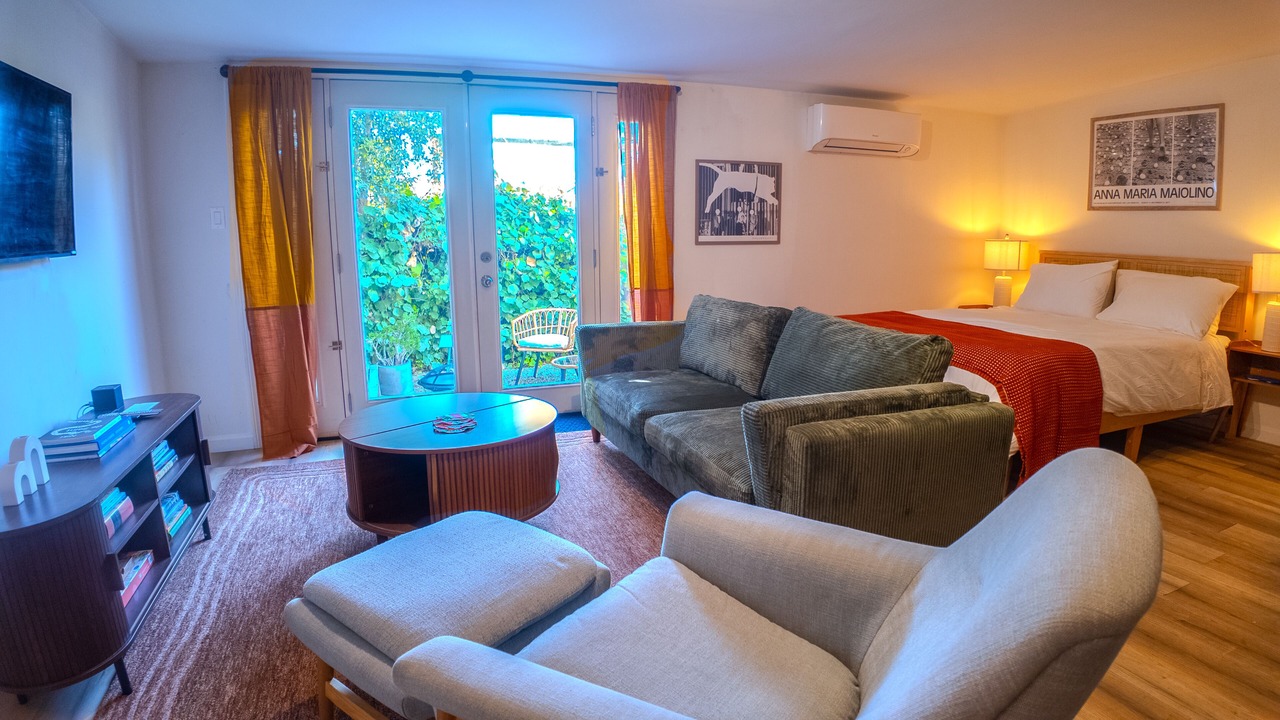 Photo of Livingroom in East Hollywood