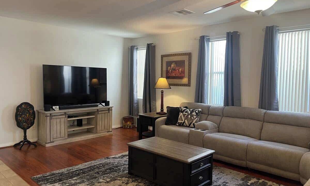 Photo of Livingroom in McCullough Hills