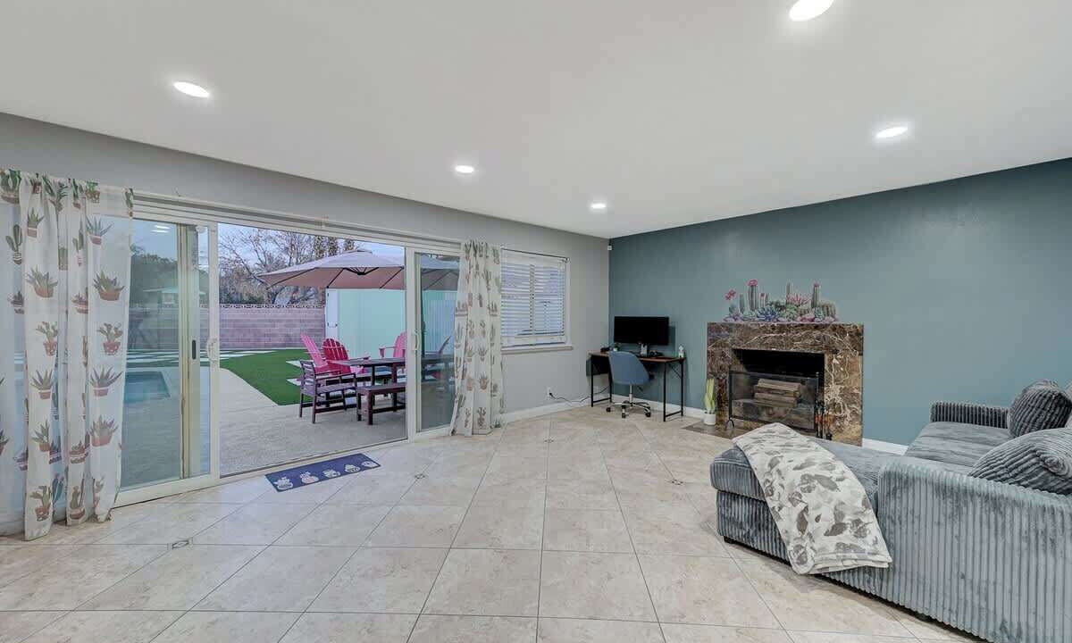 Photo of Livingroom in Chinatown