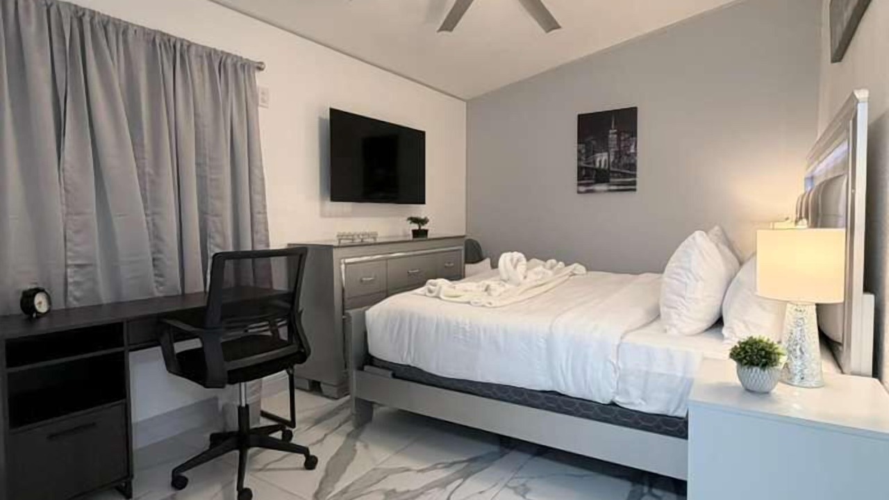 Photo of Bedroom in Gateway District