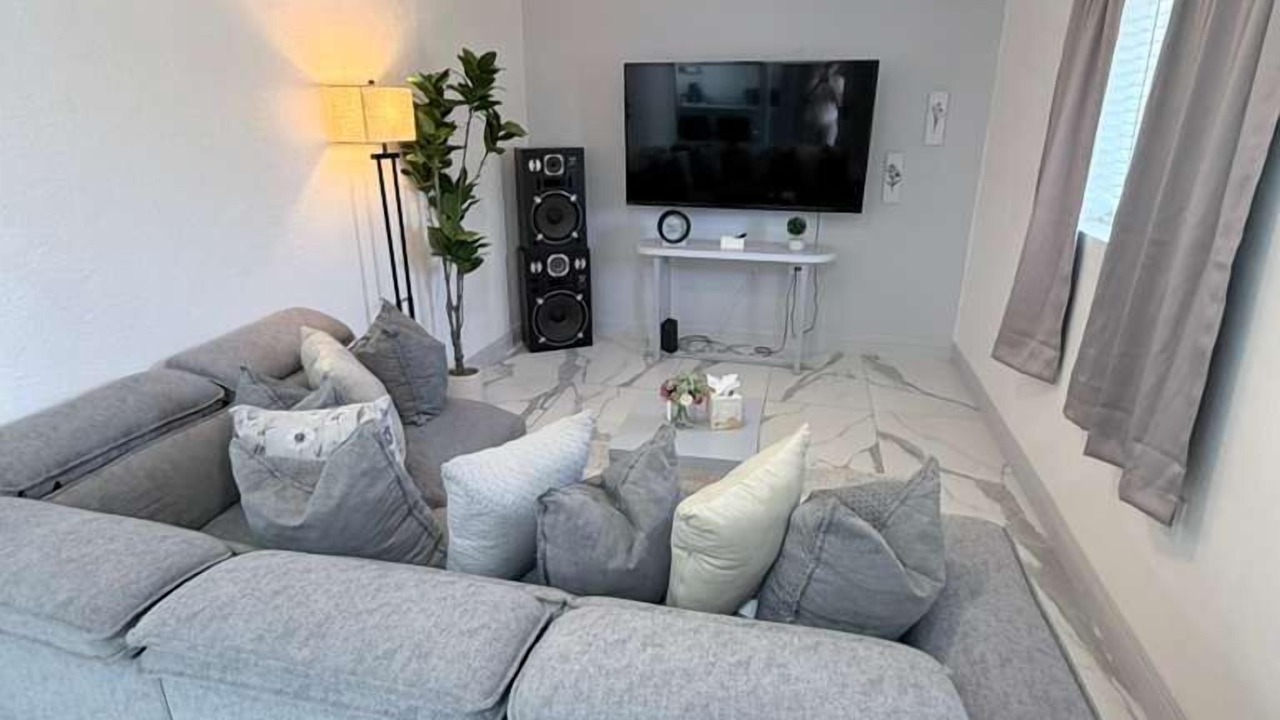 Photo of Livingroom in Gateway District