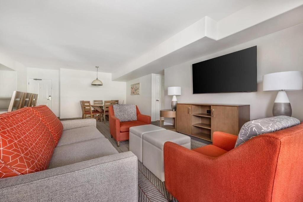 Photo of Livingroom in Canyon Corridor